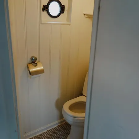 Bateau-hôtel Center Amstel River Houseboat En Zie